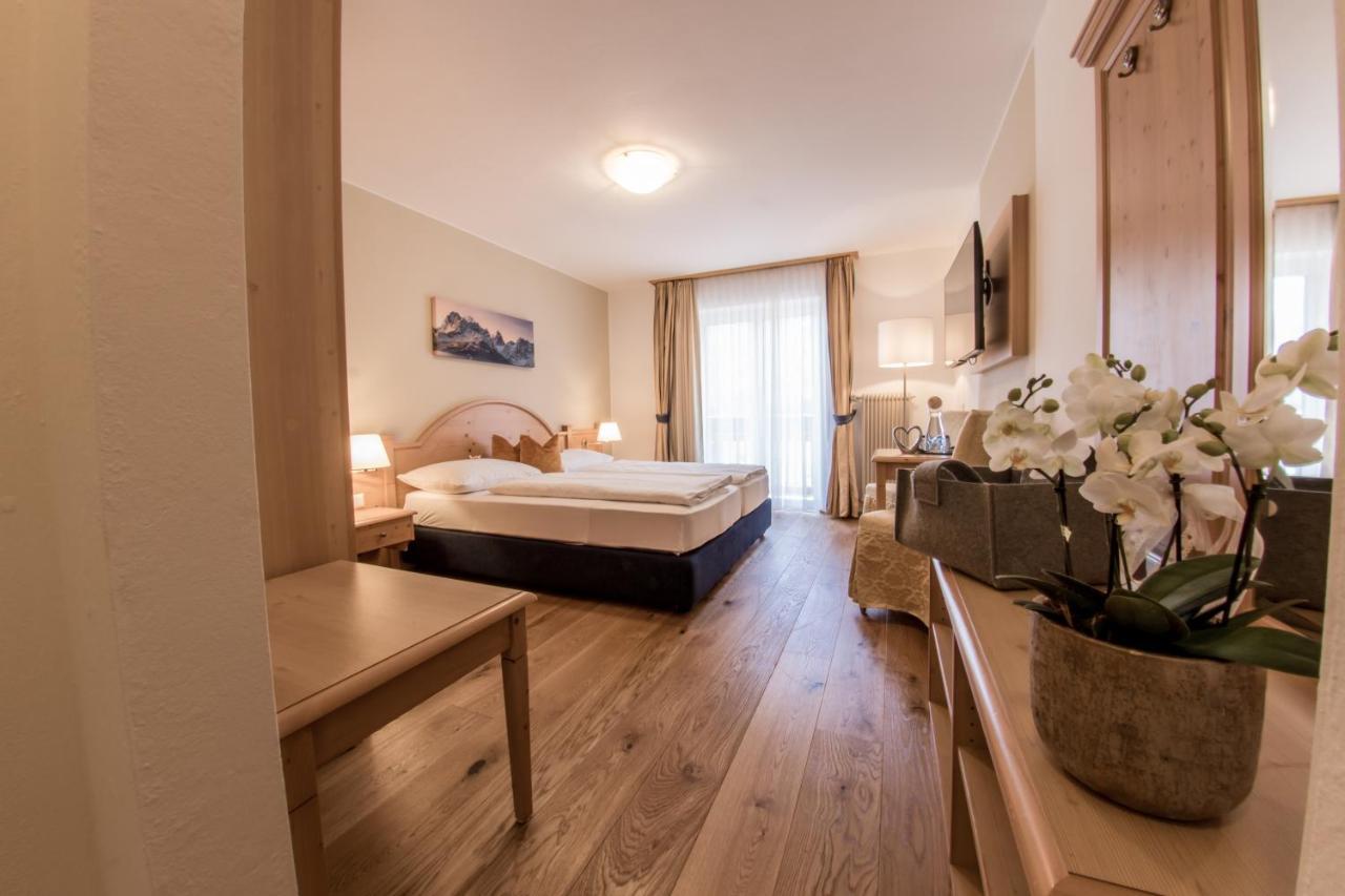 Hotel Gruber Sexten Bagian luar foto