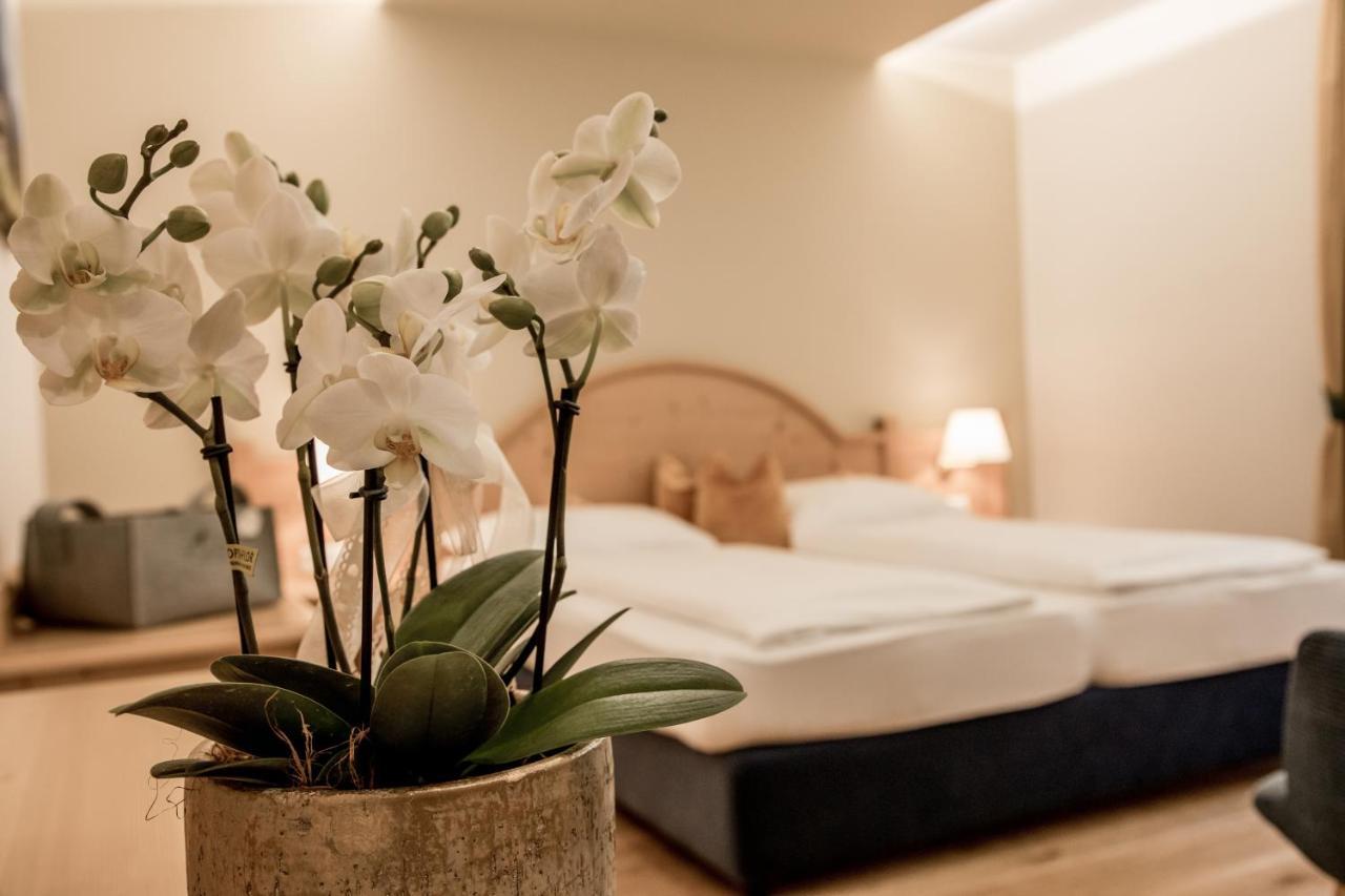 Hotel Gruber Sexten Bagian luar foto