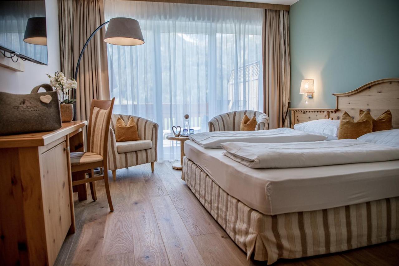 Hotel Gruber Sexten Bagian luar foto