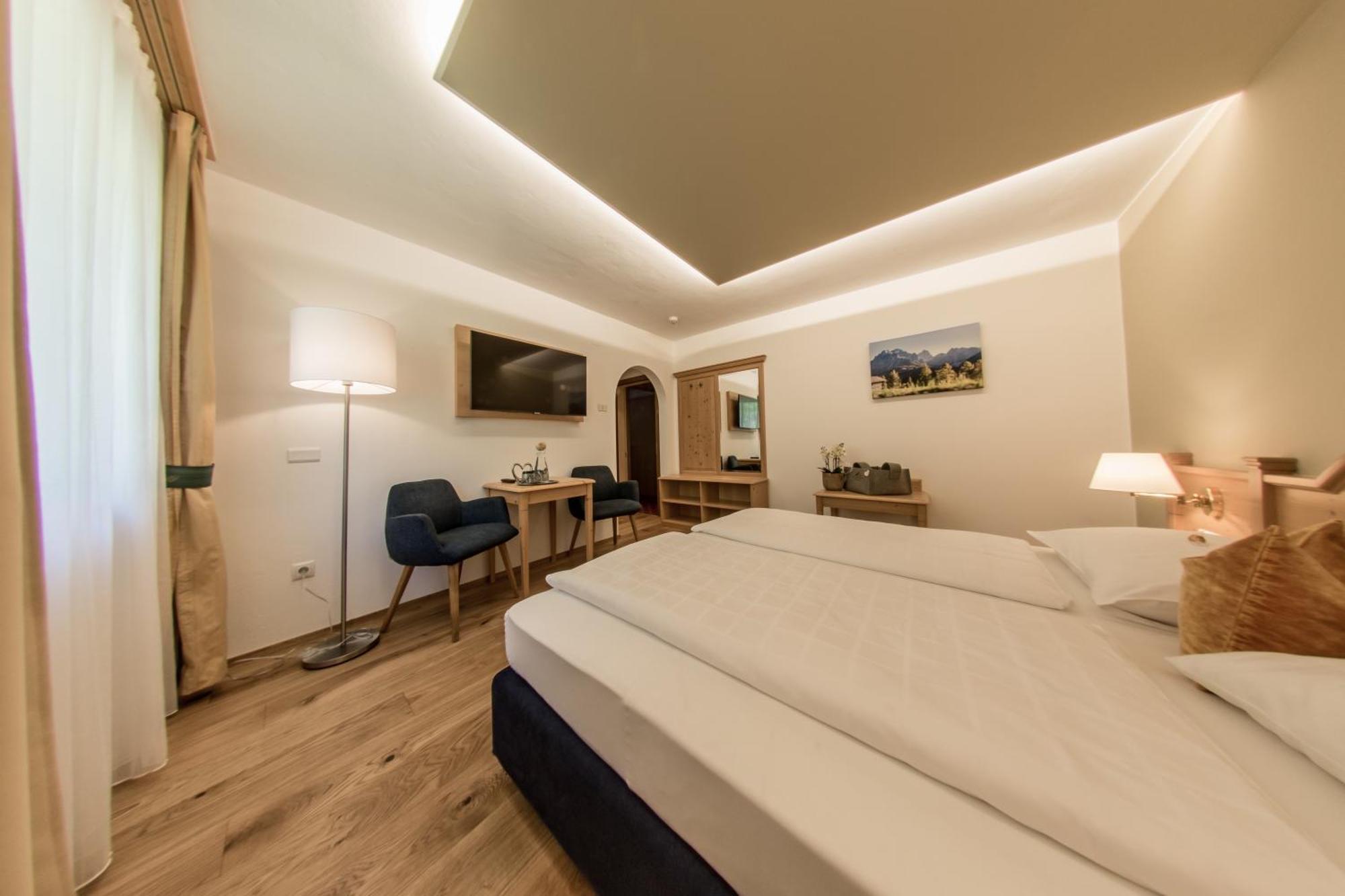 Hotel Gruber Sexten Ruang foto