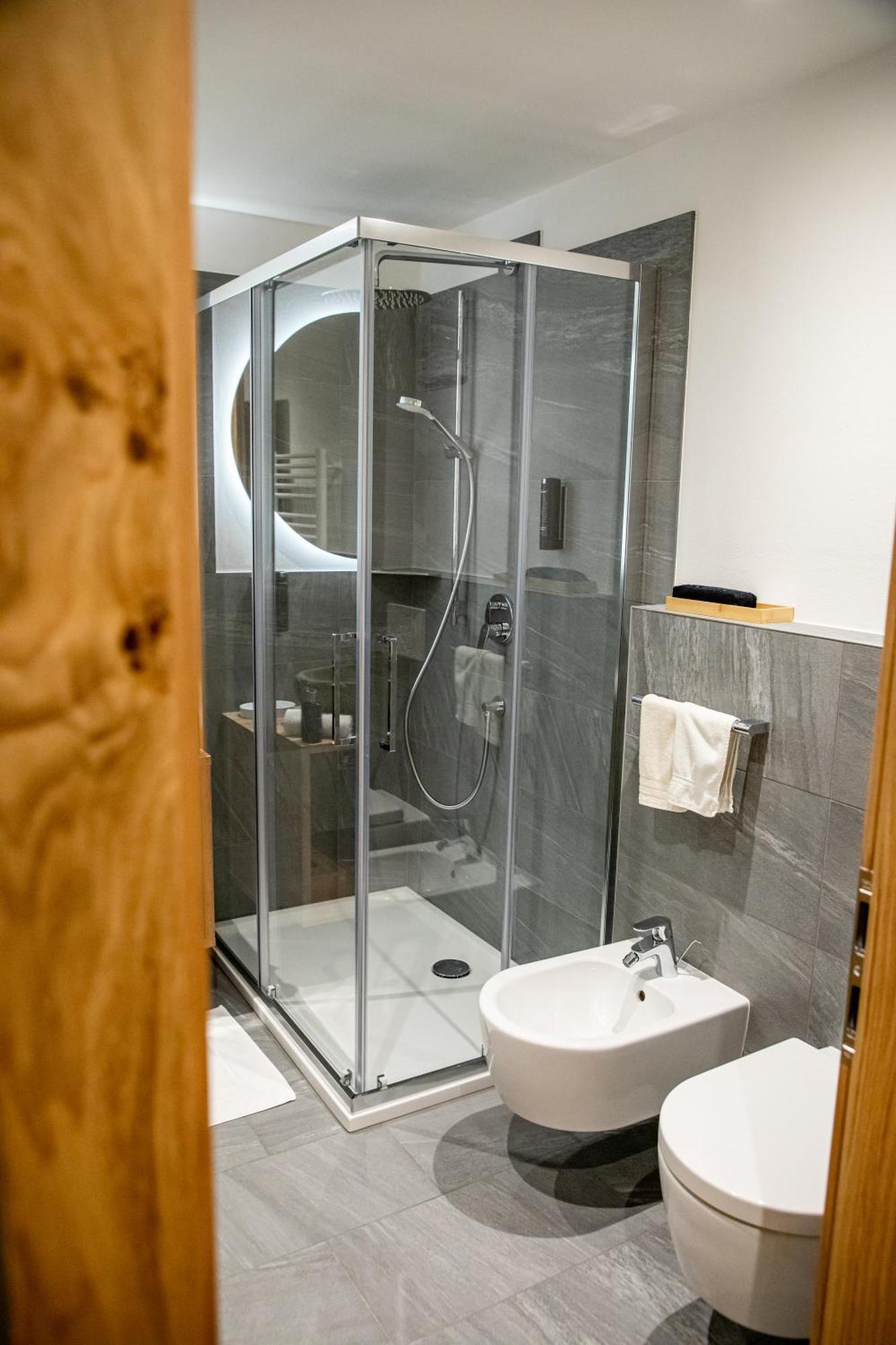 Hotel Gruber Sexten Bagian luar foto
