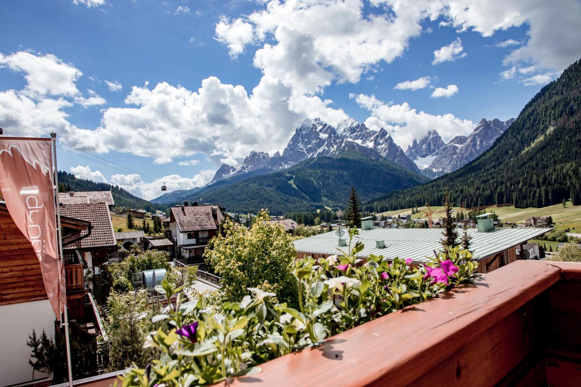 Hotel Gruber Sexten Bagian luar foto