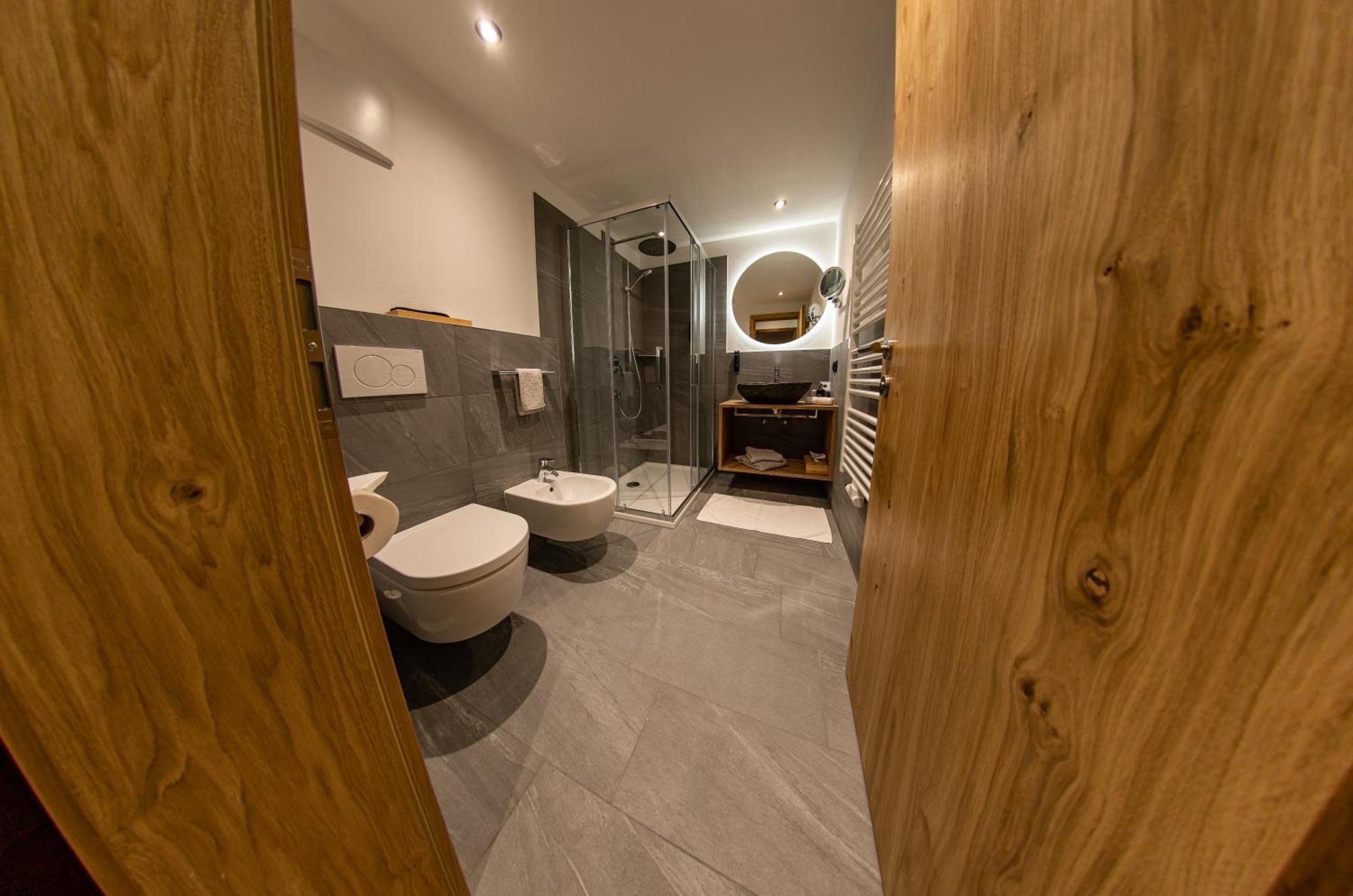 Hotel Gruber Sexten Bagian luar foto