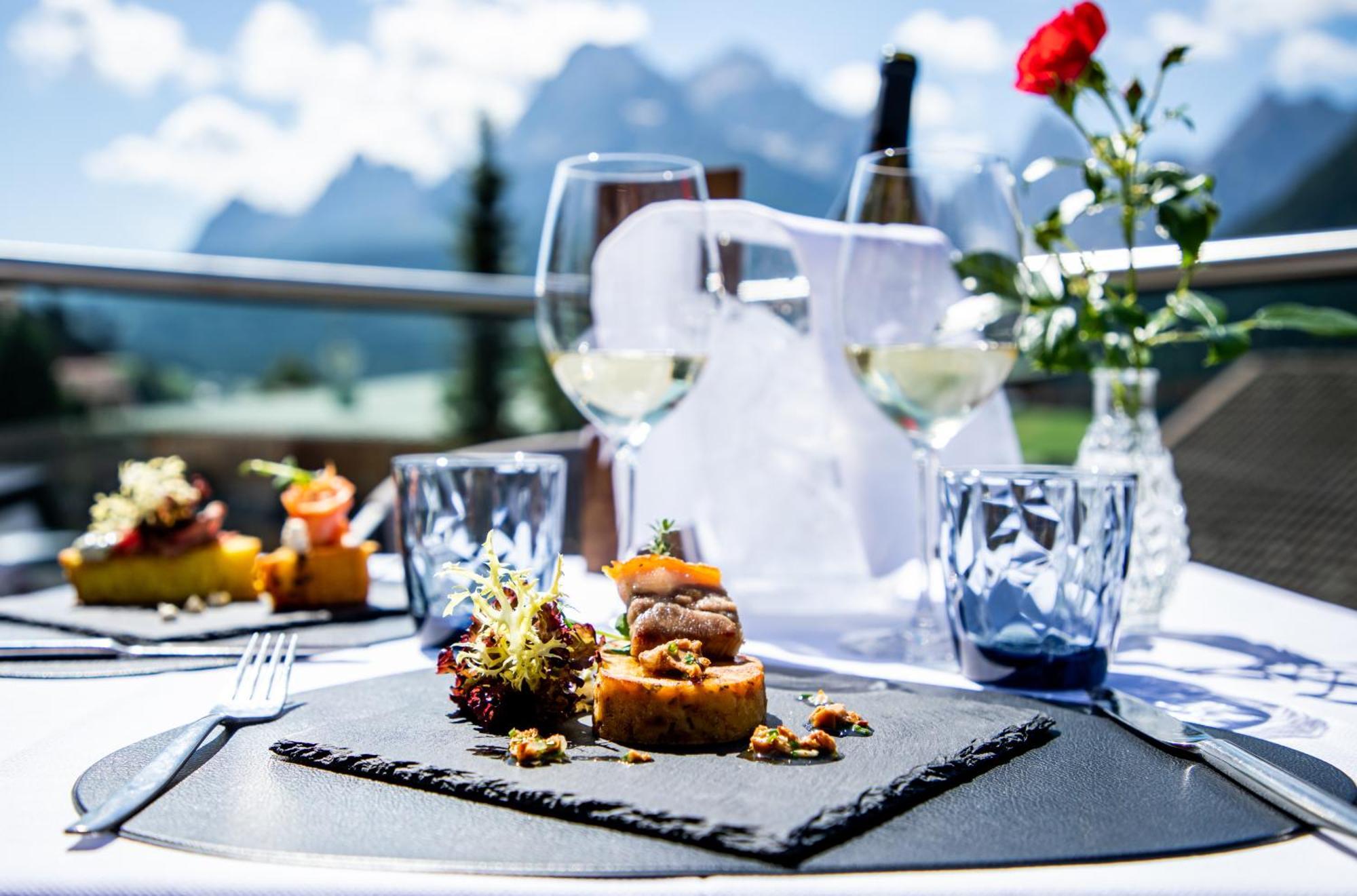 Hotel Gruber Sexten Bagian luar foto