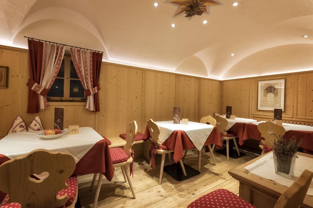 Hotel Gruber Sexten Bagian luar foto